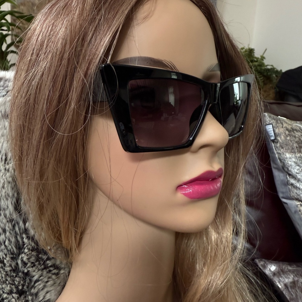 Incognito - Oversized Sunglasses